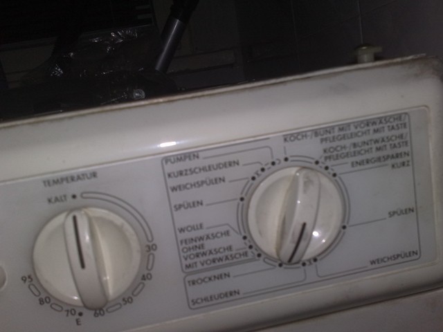 att-4e934df739916480_.jpg