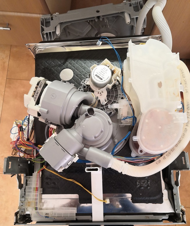 att-67eedf87ea224656.jpg